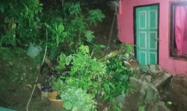 Kapolsek Cireunghas Tinjau Lokasi Bencana Alam Tanah Longsor