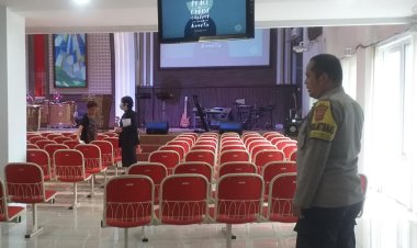 Kegiatan Rutin, Personel Polsek Sukalarang Laksanakan Pam Ibadah Gereja