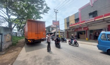 Kegiatan Gatur Lantas di Hari Libur Ciptakan Lalin Lancar