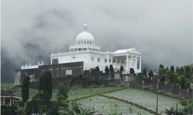 Di Tawangmangu, Rumah Mewah Bak Istana Menjadi Pusat Perhatian Wisatawan Karena Memiliki Misteri