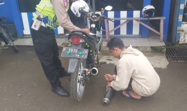 Bulan Ramadhan Tenang, Polsek Sukalarang Gencarkan Razia Knalpot Brong