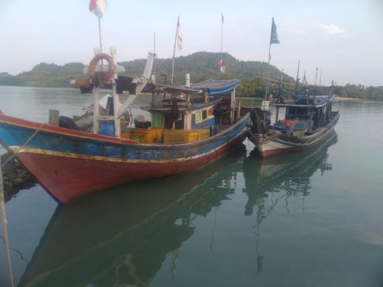 Polisi Air Polres Lampung Selatan Tangkap Pelaku Ilegal Fishing Diperairan Selat Sunda