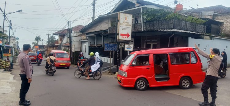 Anggota Polsek Sukabumi Lakukan Pelayanan Prima Di Pagi Hari