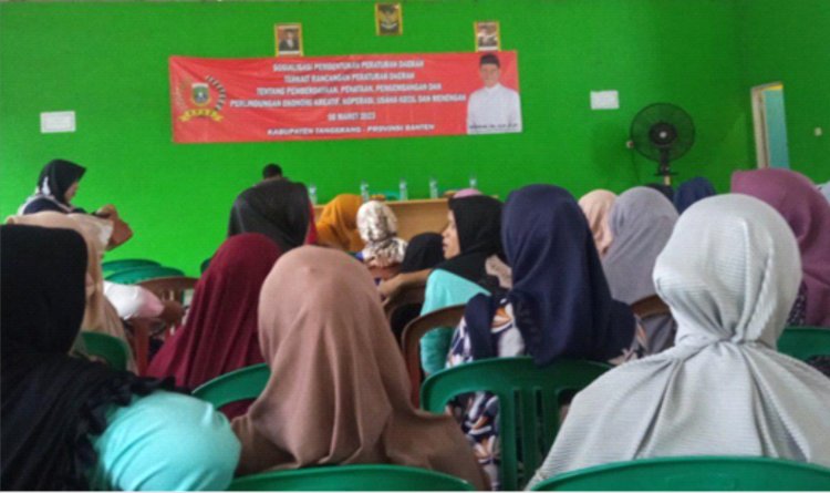 Wakil Ketua DPRD Provinsi Banten  Sosialisasi Rancangan Perda Ekonomi Kreatif dan UMKM di Desa Tanjakan Mekas