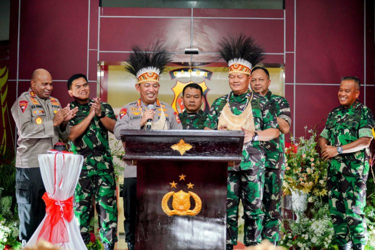 Ratas Bersama Presiden, Kapolri Tegaskan TNI-Polri Kawal Seluruh Kebijakan di Papua