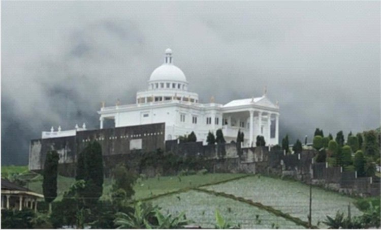 Di Tawangmangu, Rumah Mewah Bak Istana Menjadi Pusat Perhatian Wisatawan Karena Memiliki Misteri