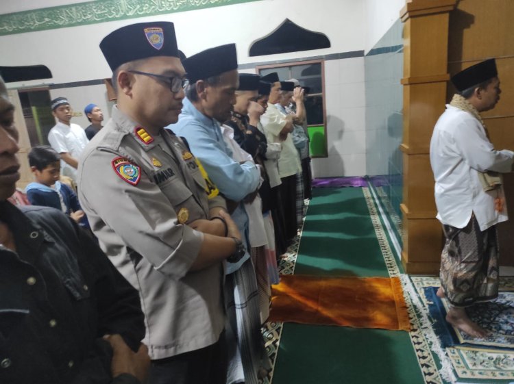 TRANSIT di Mesjid, Kapolsek Warudoyong Sukabumi Imbau Warga Hindari Aksi Bakar Petasan