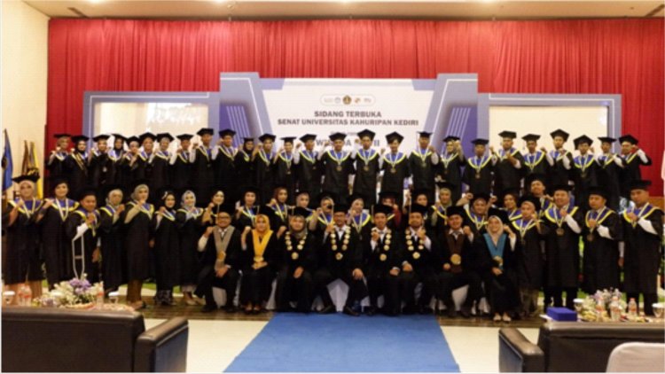 Wisuda ke VII, Universitas Kahuripan Kediri  Cetak Talenta Unggul Yang Siap Mengabdi