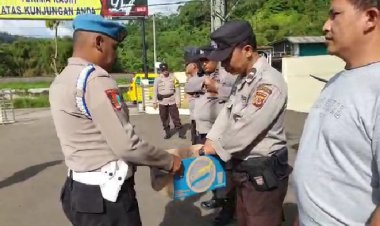 Polsek Cireunghas Laksanakan Giat Ramadhan Berinfak Dan Bersedekah