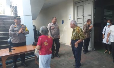 Beri Rasa Nyaman , Bhabinkamtibmas Polsek Sukalarang PAM Kebaktian Paskah