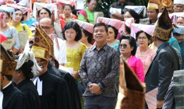 Bupati Simalungun Hadiri Perayaan HUT Ke 72 GKPS Sudirman