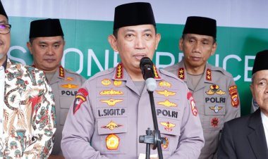 Kapolri Berikan 30.000 Bantuan Sembako Ke PP PERSIS di Bandung