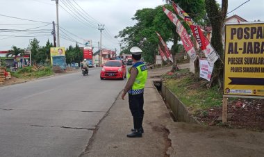 Gelar Ops Ketupat 2023, Polisi Gatur Lalin Sore Hari