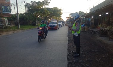 Arulin Lancar, Personel Pos Pam Laksanakan Gatur Lalin Pagi