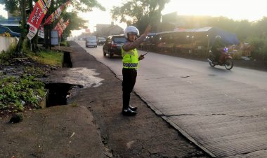 Pelaksanaan Gatur Lalin Pagi, Polisi Berikan Layanan Prima