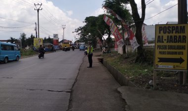 Personel Pos Pam Gatur Lalin Siang ,Tekan Angka Kecelakaan Lalu Lintas