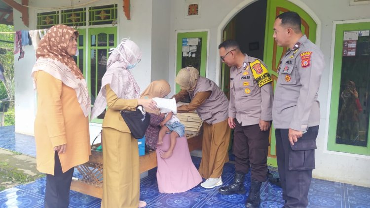 Polsek Sukabumi lakukan Monitoring Pekan Imunisasi Nasional Polio
