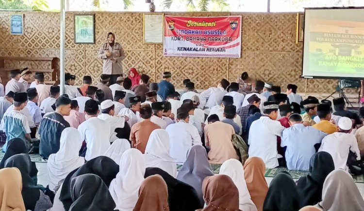 Kasat Binmas Polres Lampung Selatan Giat Sosialisasi Bahaya Narkoba dan Kenakalan Remaja di Ponpes Daarul Ma’arif Natar