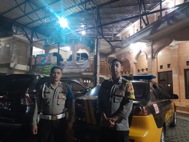 Berikan Rasa Aman dan Cegah Kejahatan, Polisi Pam Sholat Tarawih