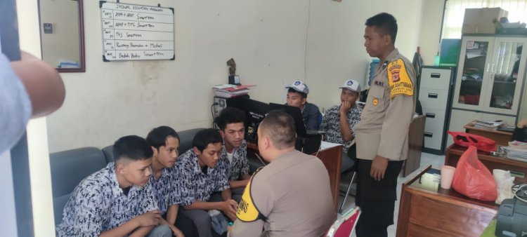 Penyuluhan Anggota Bhabinkamtibmas Polsek Sukaraja Kepada Pelajar SMKN Pertanian 1 Sukaraja