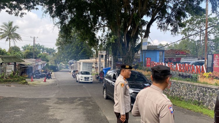 Anggota Polsek Sukabumi Lakukan Pengamanan Di Tempat Wisata