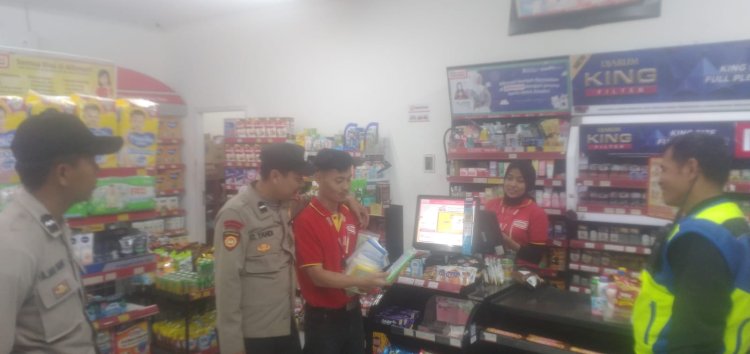 Personel Pos Pam Al-Jabaar Sukalarang Patroli Malam Kontrol Minimarket