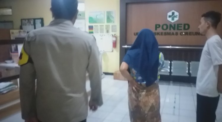 Respon Cepat Anggota Polsek Cireunghas Polres Sukabumi Kota,Bantu Ibu Hamil Yang Akan Melahirkan