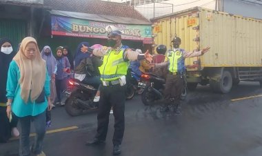 Pelaksanaan Gatur Lalin Pagi, Bentuk Pelayanan Polsek Sukalarang Kepada Masyarakat