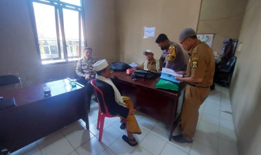 Bhabinkamtibmas Sambang Desa Semplak, Beri Himbauan Pada Perangkat Desa