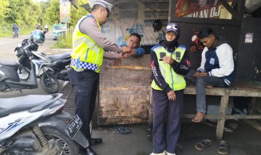 Lakukan Dikmas Lantas, Polantas Polsek Sukalarang Edukasikan Ketertiban Berlalu Lintas