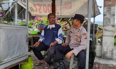 Polisi RW Polsek Sukalarang Giat Sambang RW Dan Warga