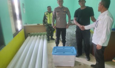 Bhabinkamtibmas Polsek Sukalarang Hadiri Giat Penyerahan Bantuan Dari BPBD