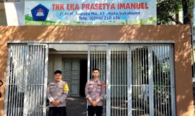 Bhabinkamtibmas Polsek Sukalarang Pam Gereja, Antisipasi Gangguan Kamtibmas