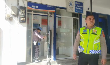 Polisi Polsek Sukalarang Kontrol Atm Bri Cegah Kejahatan Perbankkan
