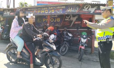 Polisi Berikan Penindakan Teguran Humanis Kepada Pelanggar Lalu Lintas
