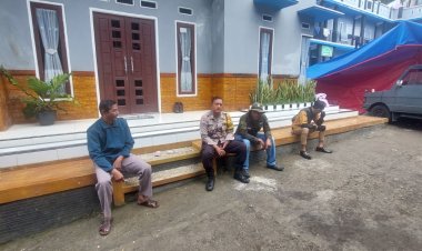 Bhabinkamtibmas Jalin Kedekatan Dengan Warga Binaan Pada Giat Sambang