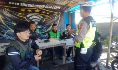 Dikmas Lantas Dan himbauan Tertib Berlalulintas Kepada Pengemudi Ojol