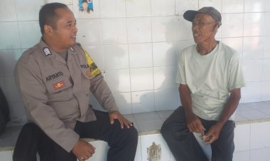 Antisipasi Gangguan Kamtibmas, Bhabinkamtibmas Lakukan Giat Sambang Warga
