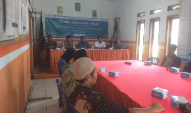 Bhabinkamtibmas Desa Sukalarang Hadiri Kegiatan Forum Konsultasi Publik (FKP)
