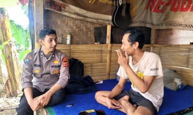 Sambang Warga Dengan Humanis, Bhabinkamtibmas Sampaikan Pesan Kamtibmas kepada Warganya
