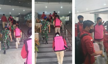 Tim Penyidik Kejagung Geledah Rumah Dinas Menteri Kominfo Dan Kantor Kominfo