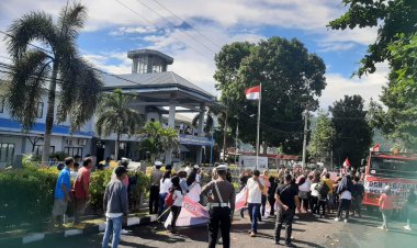 Laksanakan Surat Perintah Kapolres, Personil Polres Bitung dan Polsek Jajaran Lakukan Pengamanan Unjuk Rasa