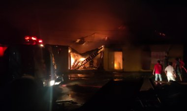 Rumah Warga Kadoodan Terbakar, Regu Patroli Polsek Maesa Tancap Gas