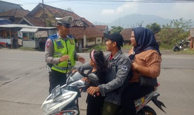 Teguran Humanis Kepada Pengendara Sepeda Motor Yang Tidak Menggunakan Helm