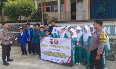 Ops Bina Kusuma, Polsek Sukalarang Gencar Laksanakan Binluh Ke Sekolah