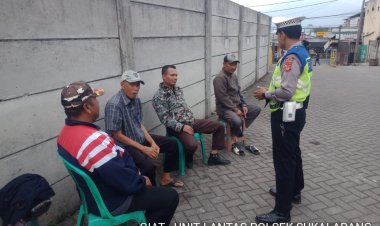 Kegiatan Dikmas Lantas Polsek Sukalarang Kepada Masyarakat