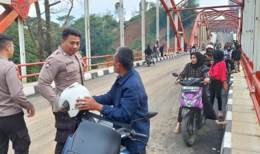 Polsek Kadudampit patroli dialogis memberikan himbauan cegah gangguan kamtibmas