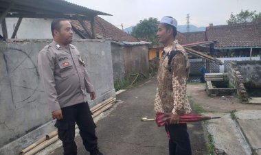 Sambang Warga Masyarakat , Bhabinkamtibmas Polsek Sukalarang Sampaikan Pesan Kamtibmas