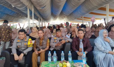 Kapolsek Sukalarang Hadiri Acara Perpisahan Siswa-siswi SMK Negeri 1 Sukalarang