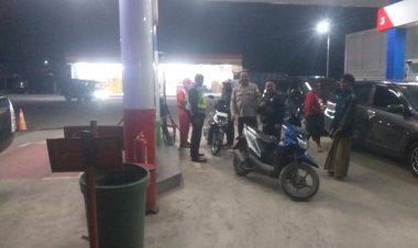 Patroli Polsek Sukalarang Ke SPBU Antisipasi Gukamtibmas